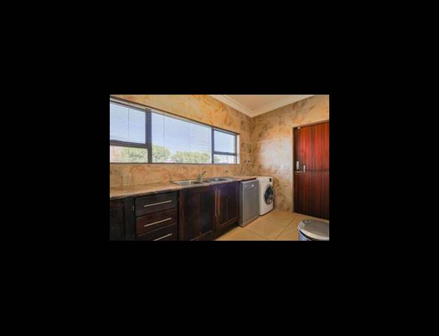 4 BEDROOM HOUSE FOR SALE IN MEYERSDAL ESTATE